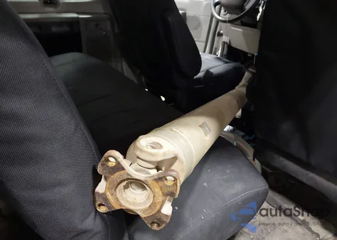 2013 Ford E-350 Super Duty Xl z USA, uszkodzony, nr VIN 1FBSS3BL9DDB09104